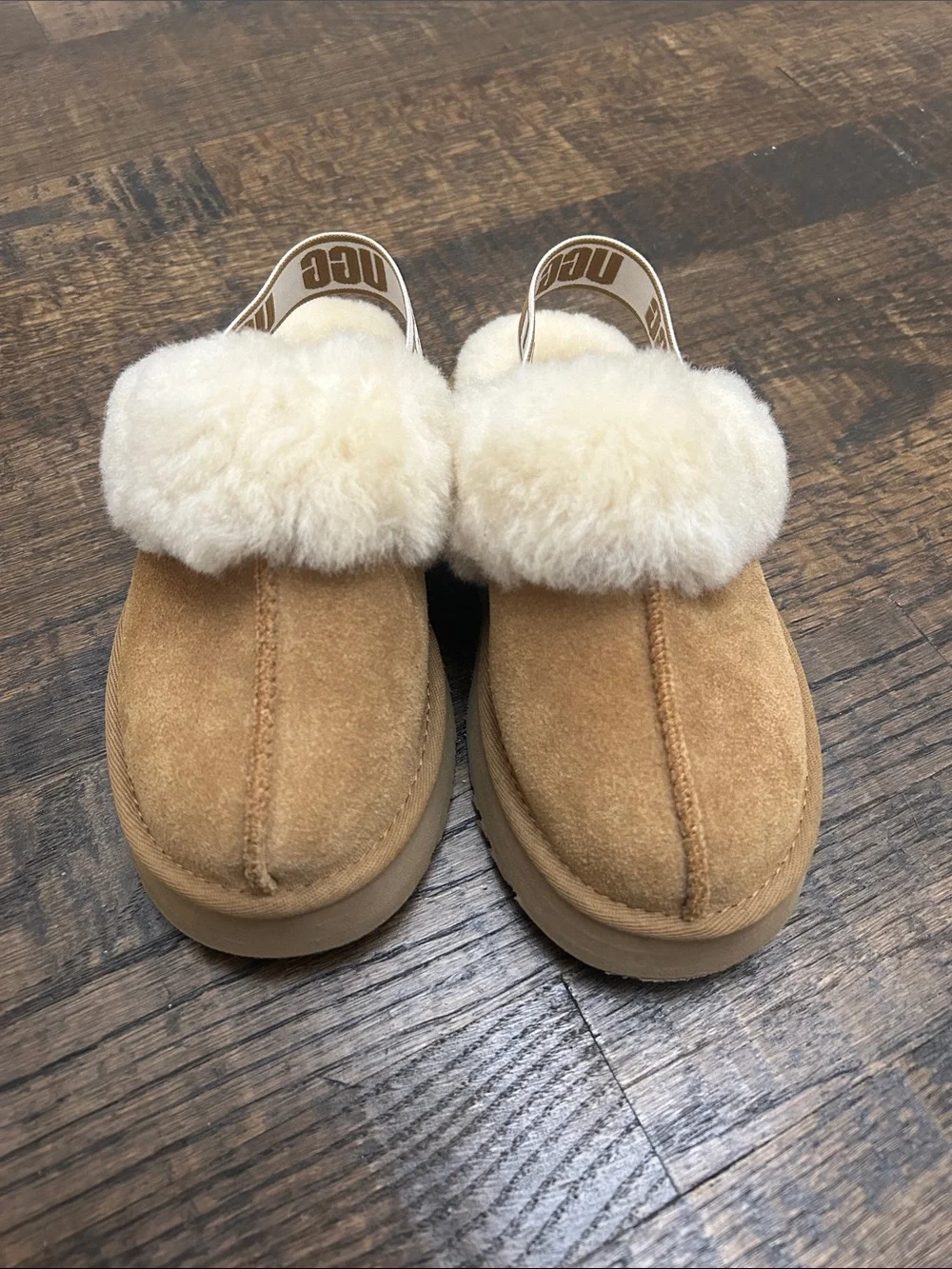 UGG kids  Chestnut Suede Shearling Clog Mule in Chestnut and Cream size 13